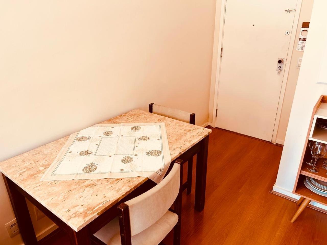 Leblon Inn: Beachside Flat with Daily Housekeeping and Gym - Rio de Janeiro — Photos 3
